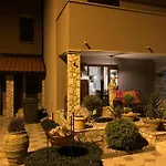 Casa Perla Holidays Alojamento de Acomodação e Pequeno-almoço *