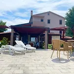 Casa Perla Holidays Alojamento de Acomodação e Pequeno-almoço *