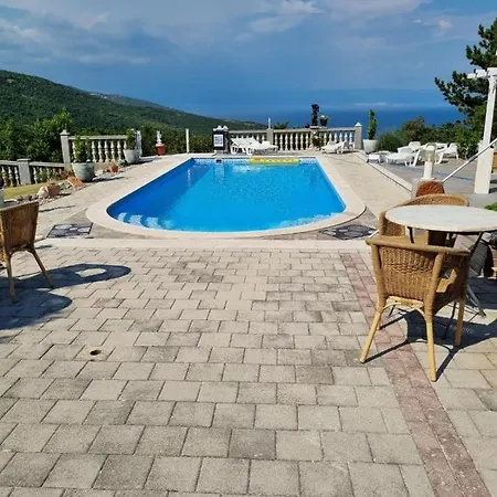 Casa Perla Holidays לינה וארוחת בוקר Jurasi