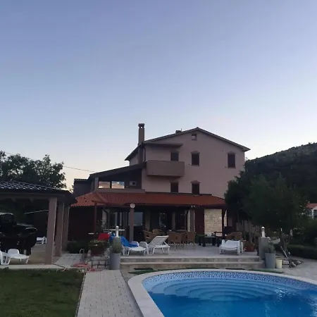 Casa Perla Holidays Panzió