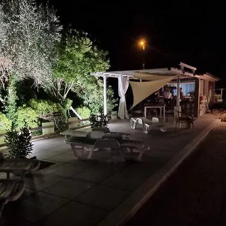 Casa Perla Holidays Nocleg ze śniadaniem *