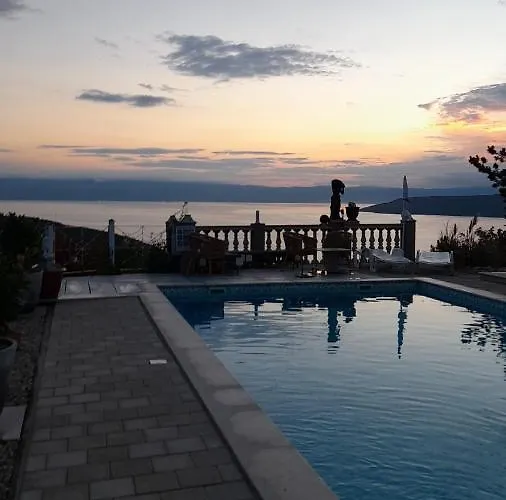 Couette-café Casa Perla Holidays Jurasi